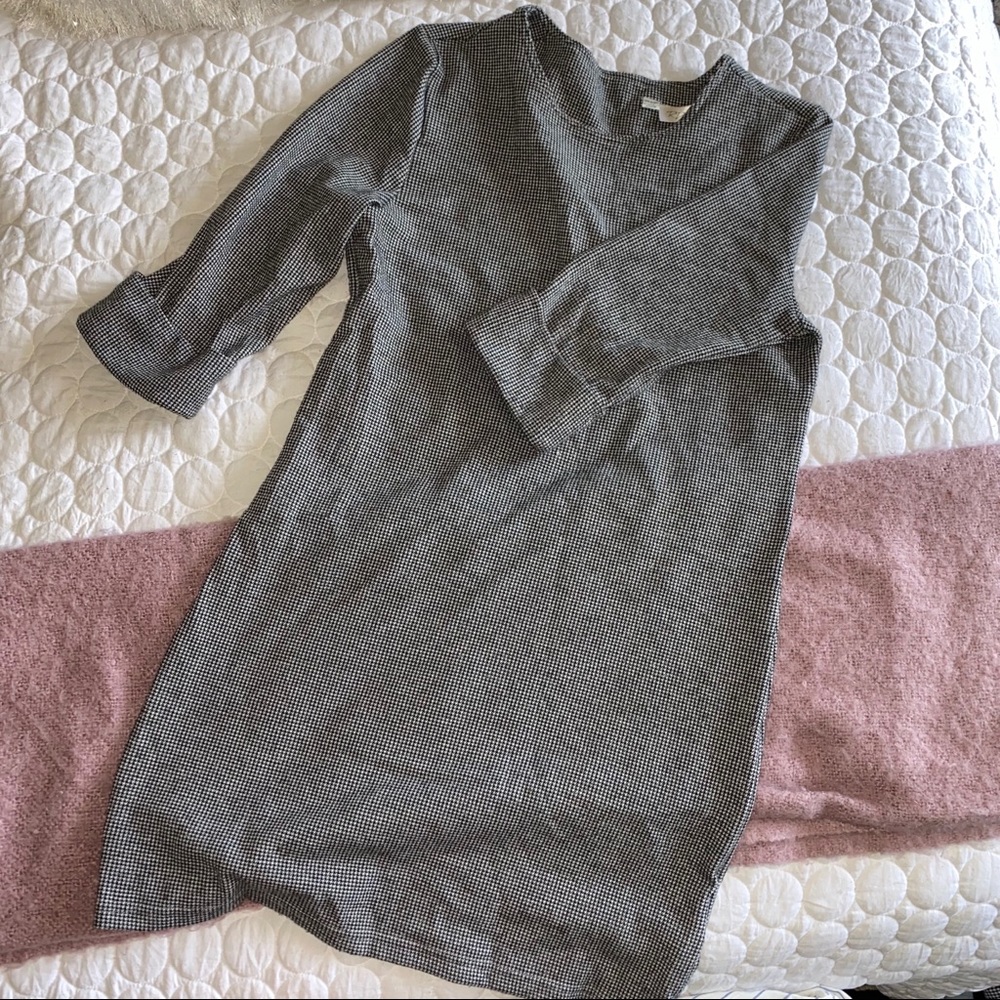 Black and white dress - with sleeves